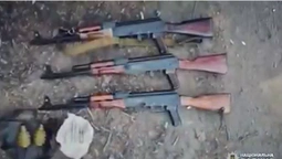 Автомати, пістолети, гранати: у Києві затримали торговців зброєю (відео)