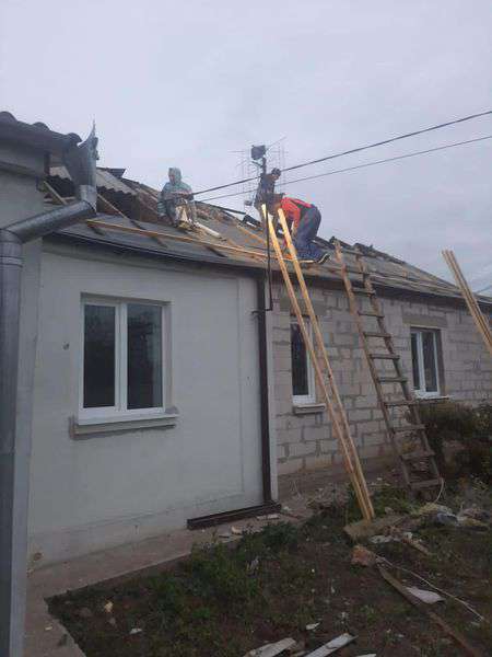 Внаслідок ракетних ударів у Луцьку пошкоджено 12 будинків (фото)