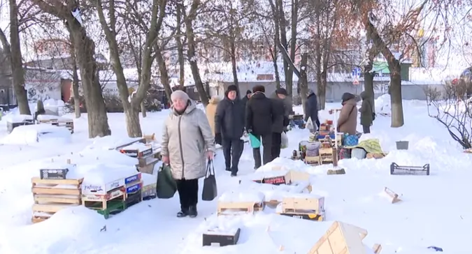 Мороз не зупиняє: що коїться на луцьких ринках (відео)