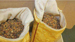 У коробках для білизни: студенти Китаю намагалися вивезти 60 кг бурштину (фото)