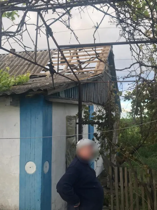 На Херсонщині пронісся торнадо: пошкоджені паркани та дахи будинків