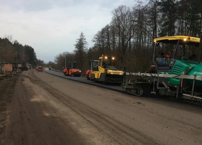 Почали зі сторони Львівщини: на Волині ремонтують ще одну трасу (фото)