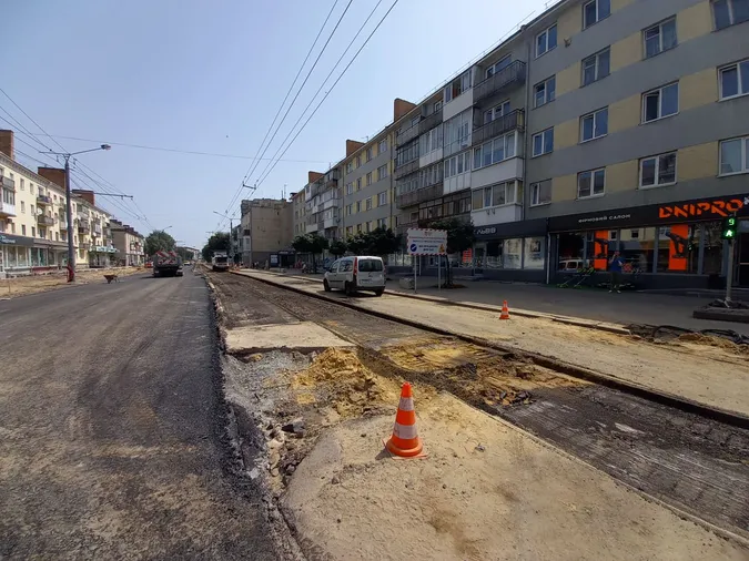 Поліщук повідомив, коли завершать ліву смугу проспекту Волі (відео)