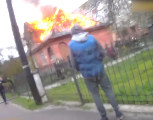 У Ковелі патрульні врятували людей з вогню (відео)