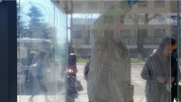 Луцькі комунальники миють "розумні зупинки" (фото)