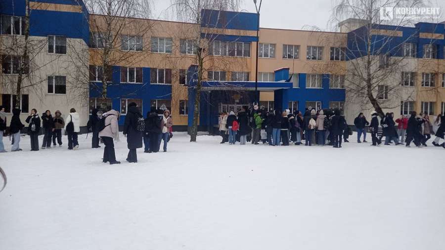 У Луцьку  – масове «мінування» шкіл (фото)