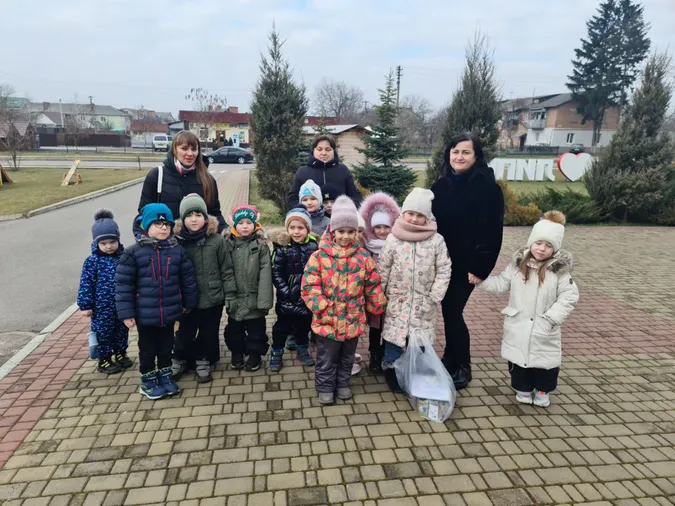 У Липинах волонтерять із дитсадка (фото, відео)