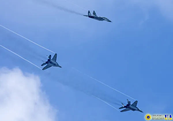 Трійка винищувачів з Луцька політала над Хрещатиком (фото)
