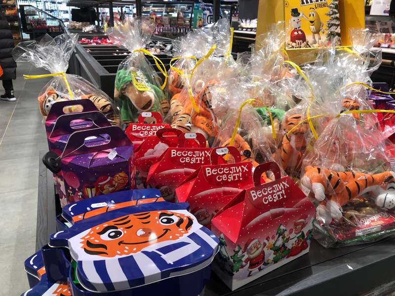 Як зекономити на цукерках: скільки коштують солодощі на ринках та в магазинах Луцька