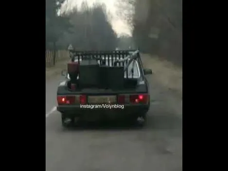 На Волині помітили легковик на дровах: кому він належить (відео)