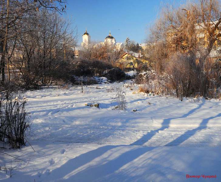 Луцький фотограф показав красу морозного та засніженого міста (фото)