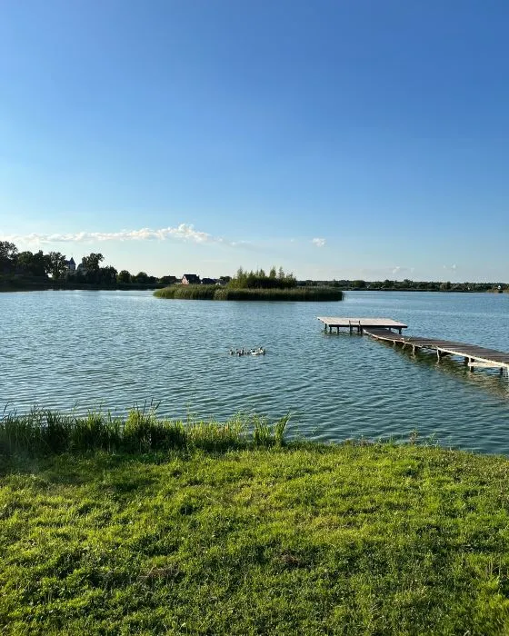 Прозора вода і багато риби: в селі на Ковельщині є озеро для відпочинку душею і тілом (фото)