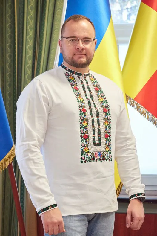 Код нації: волиняни діляться світлинами у вишиванках (фото)