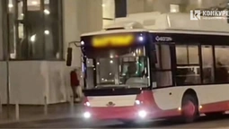 У Луцьку помітили тролейбус з новим яскравим написом (відео)