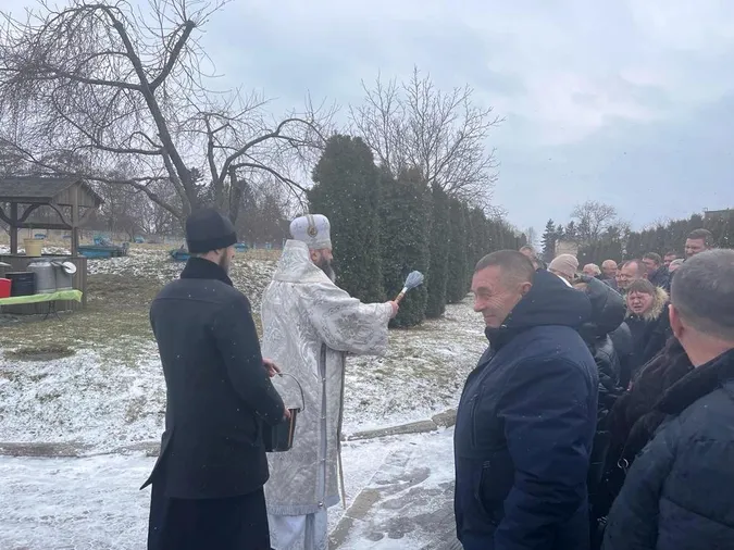 Як митрополит Михаїл освячував воду у Луцькводоканалі (фото)