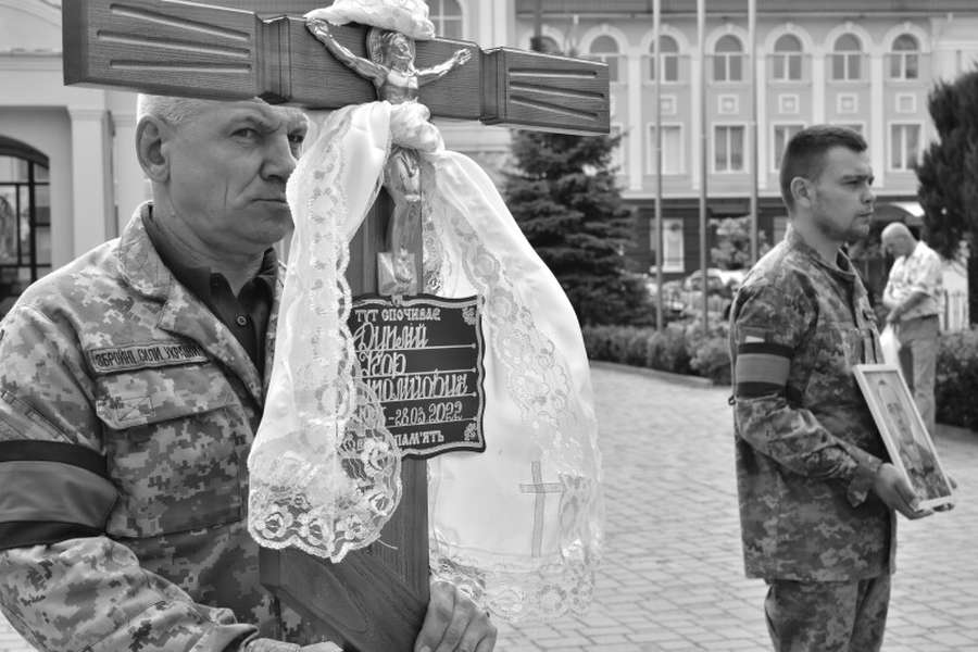 У Луцьку попрощалися із загиблим на Миколаївщині Ігорем Дуплієм (фото)