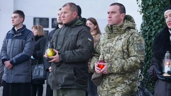 У Луцьку вшанували пам'ять жертв Голодомору (фото, відео)