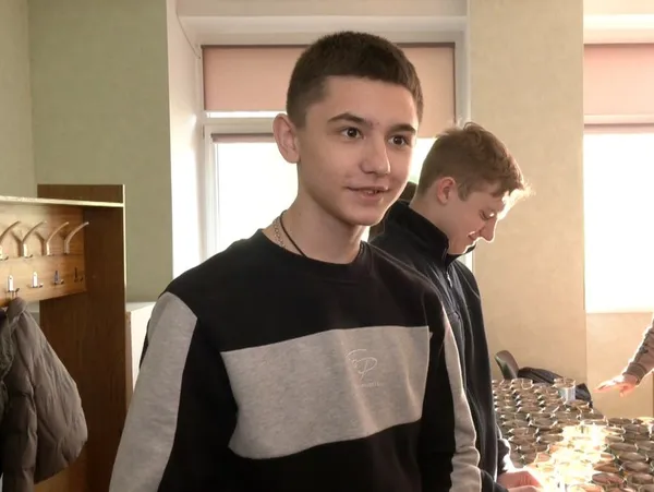 Старшокласник Олександр Жук