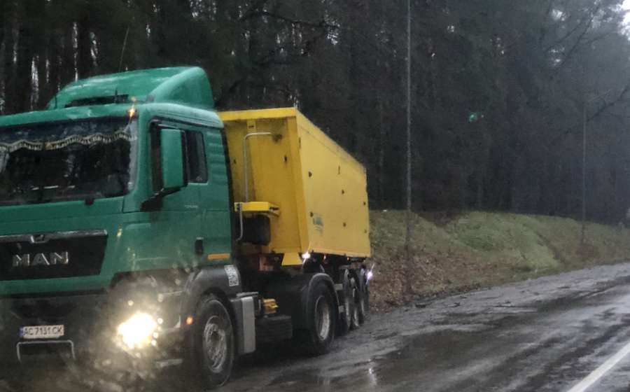 У Ківерцях – ДТП за участі вантажівки і легковика (фото)
