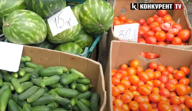 Які ціни у Луцьку на помідори та огірки для консервації (відео)