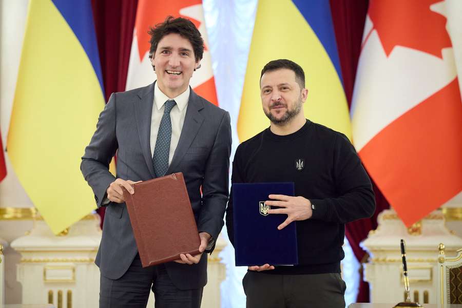 Україна підписала безпекові угоди з Італією і Канадою (фото)