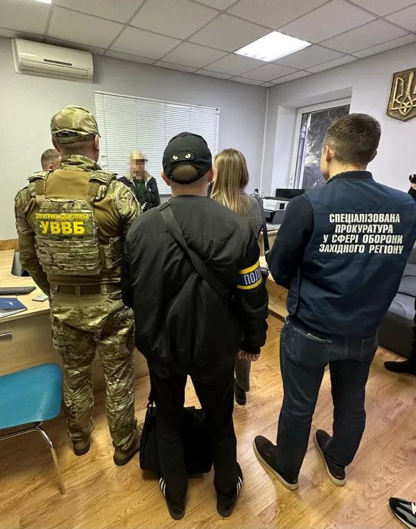 Не доїхали: на Волині викрили спробу підкупу прикордонника заради втечі до Польщі (фото)