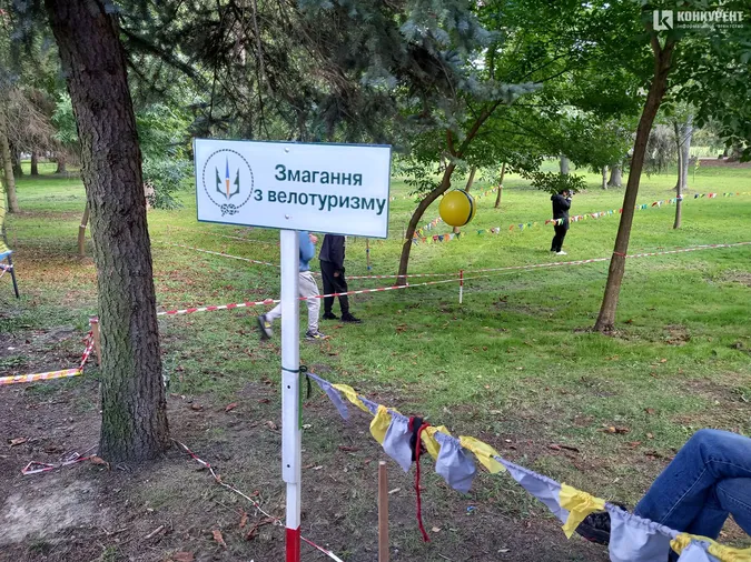 На байдарках та велосипедах: як у центрі Луцька навчають туризму (фото)
