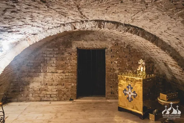 У чоловічому монастирі в Жидичині знайшли давню усипальницю (фото)