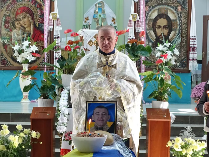 Турійська громада провела в останню земну дорогу Героя Володимира Матусевича (фото)