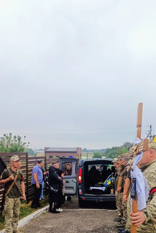 У Липинах провели в останню путь мінометника Олексія Сенченка (фото)