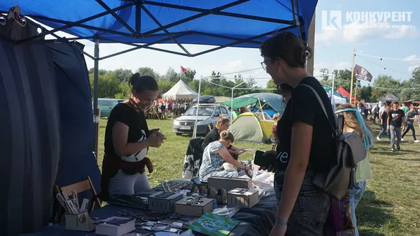 Сувеніри з різних куточків України: що продають на «Бандерштаті»