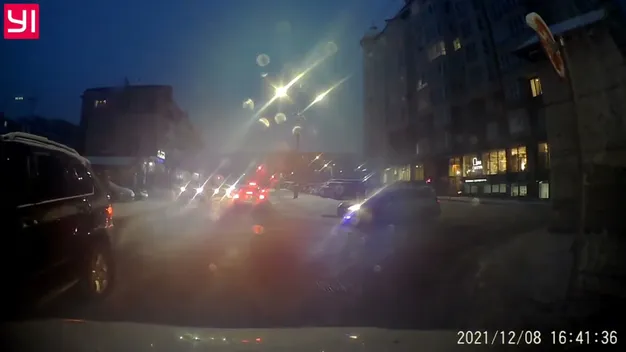 ДТП у Луцьку за участю трьох автомобілів: оприлюднили відео моменту зіткнення (відео)