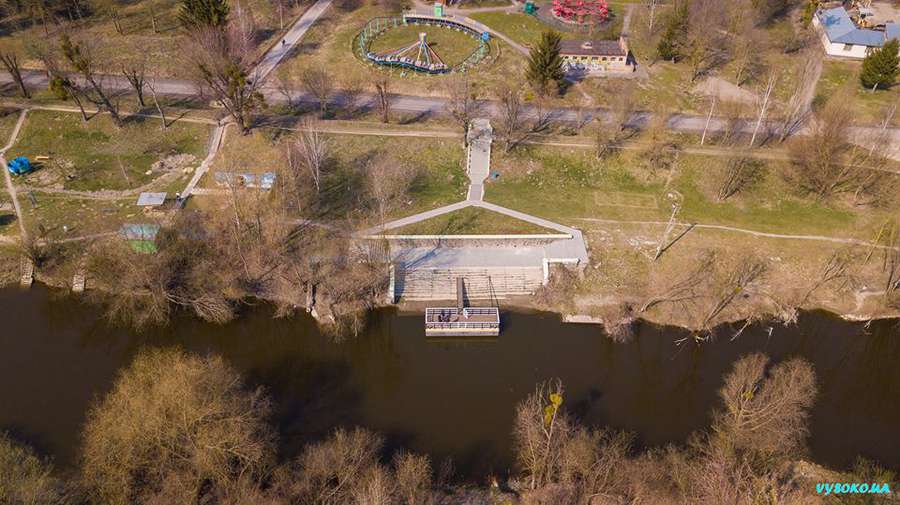 Погляд із висоти: показали малолюдний центральний парк у Луцьку (фото)