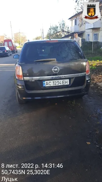 У Луцьку муніципали зловили «сміттєву зозулю» (фото)