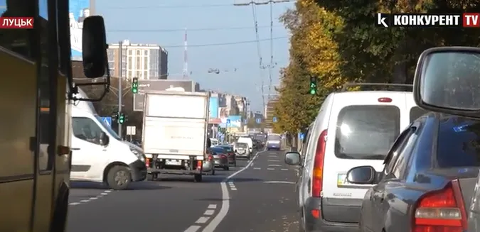 Нова розмітка на Соборності у Луцьку: як тепер їздити (відео)