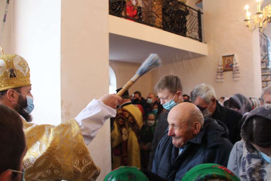 Митрополит Михаїл освятив нову церкву у Вільхівці (ФОТО)