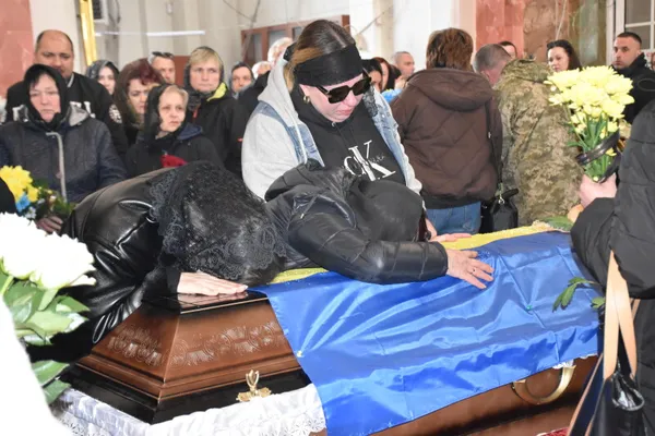 У Луцьку попрощалися з Героями Валентином Кравцем та Максимом Діковим (фото)