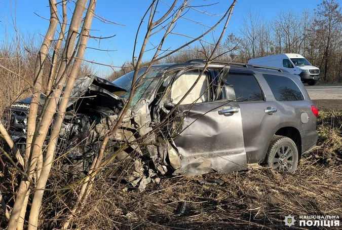 У жахливій ДТП на Рівненщині травмувалися 9 людей, двоє – у реанімації (фото)