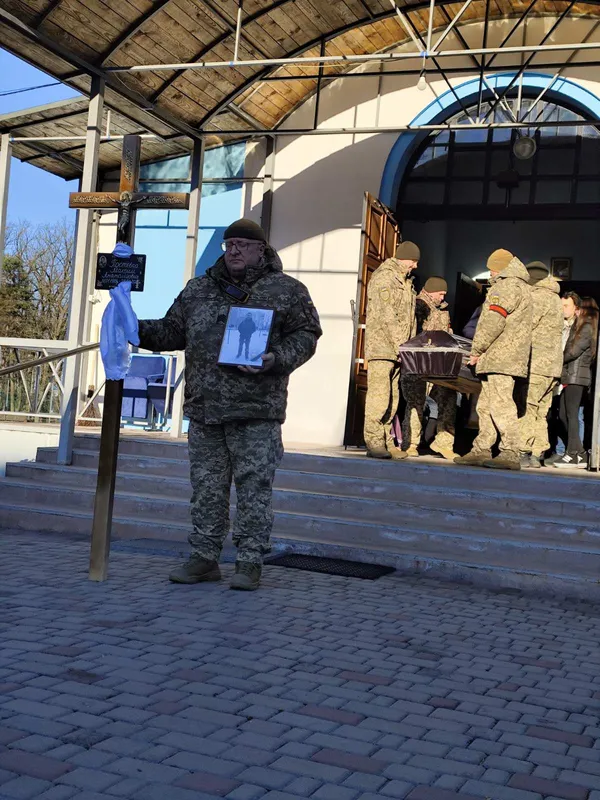 На Волині попрощалися з десантником з Донеччини Максимом Постєвкою (фото)