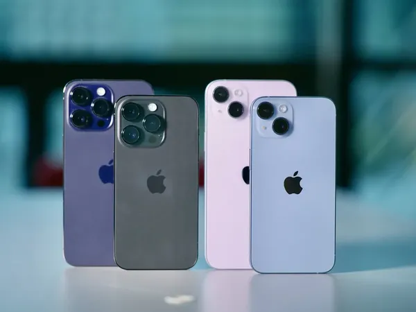 Айфон 14 чи чекати на iPhone 15, якщо потрібен новий смартфон*