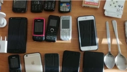 Телефони, заточки, карти: в ув'язнених Луцького СІЗО знайшли заборонені речі (фото)