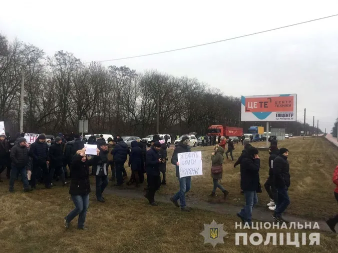 Дорогу Луцьк-Рівне «скували» затори: відбулася акція протесту (фото)