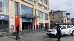 Підозрілий предмет: із ЦУМу в Луцьку евакуювали людей (фото, відео)