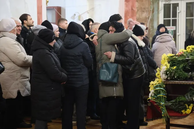 У Луцьку попрощалися із воїном Дмитром Бобровським (фото)