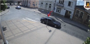 У центрі Луцька водій BMW виїхав на зустрічну смугу на односторонній дорозі (відео)
