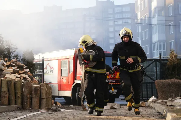 У Луцьку рятувальники ліквідували пожежу в котельні закладу (фото, відео)