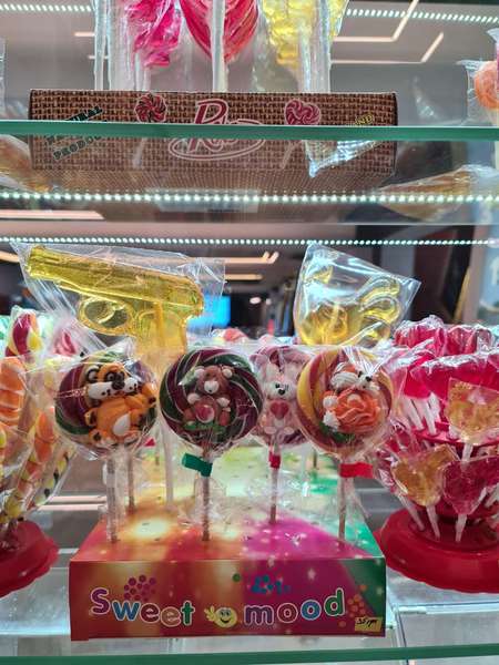 У «Промені» відкрили крамничку з солодощами (фото)*