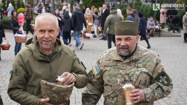 Волонтери привезли у Луцьк вогонь єдності (фото)