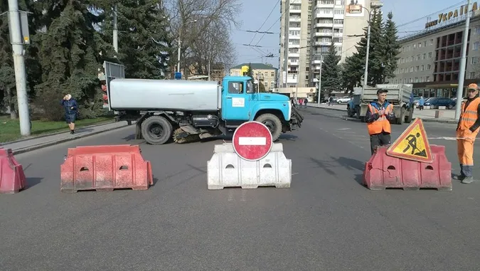 У Луцьку перекрили рух транспорту