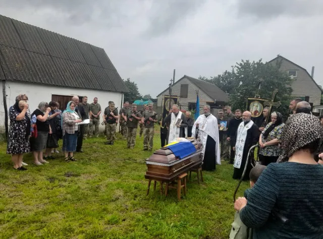 На Волині віддали останню шану воїну Петру Якимчуку (фото)